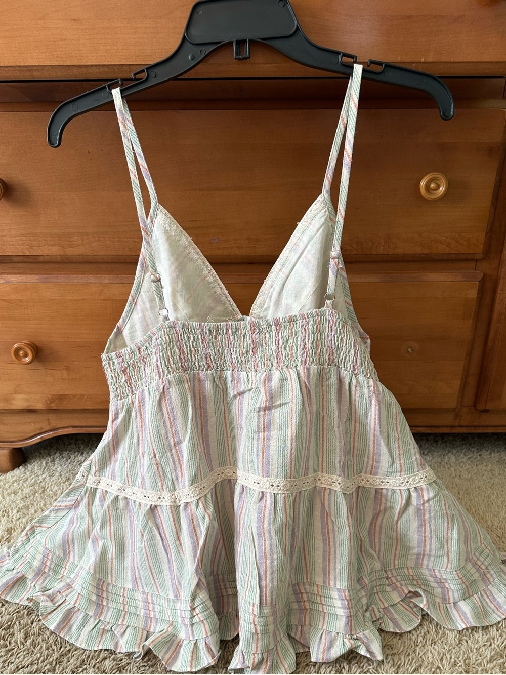 NWOT POL RUFFLE TANK - Picture 4 of 5